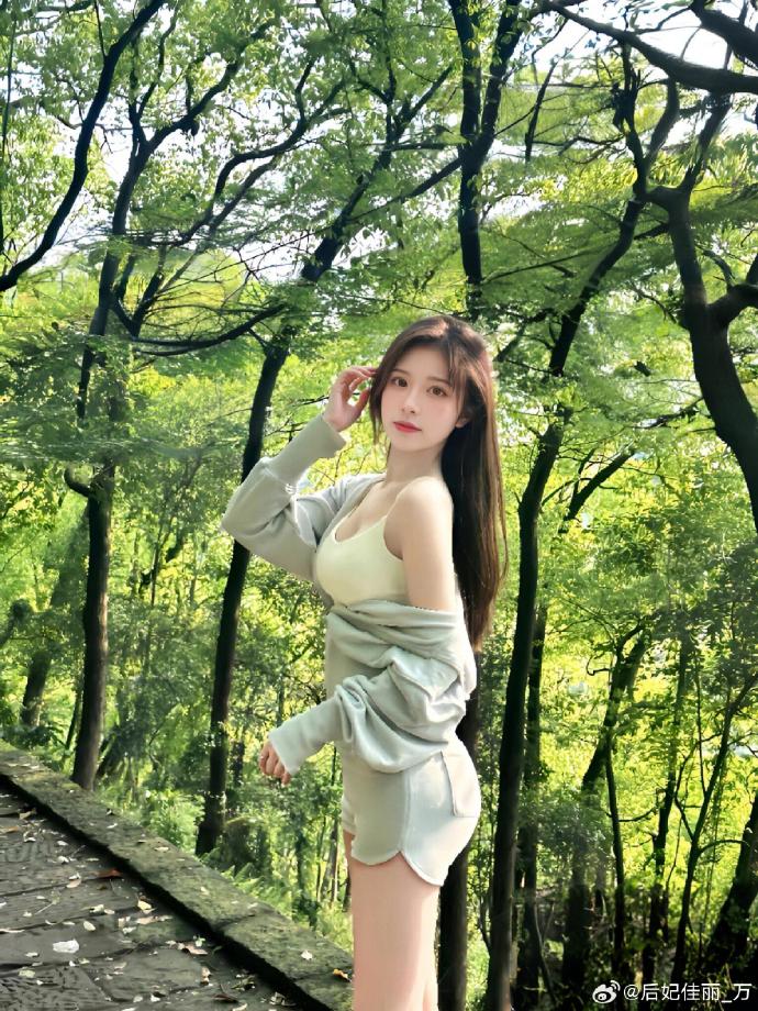 《姐姐当家2》再引热议，冉莹颖成焦点，观众热议节目选人标准